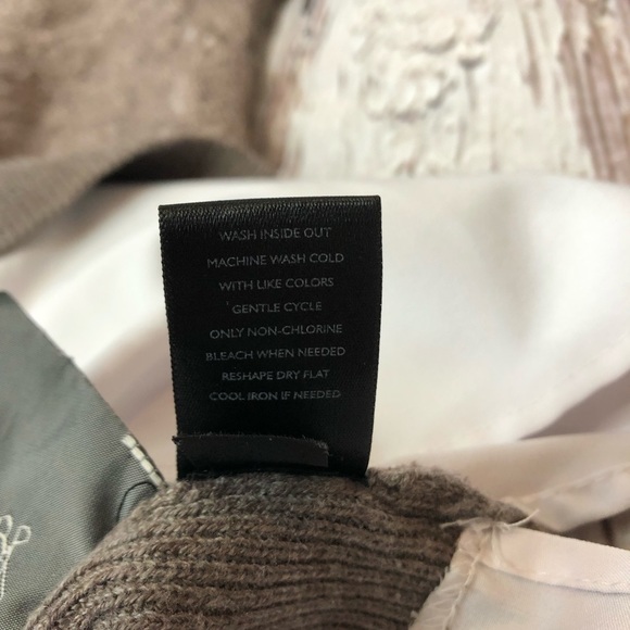 Simply Vera Vera Wang Mixed Media Sweater Medium - Picture 7 of 15